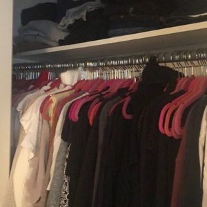 100 pink Velvet Hangers